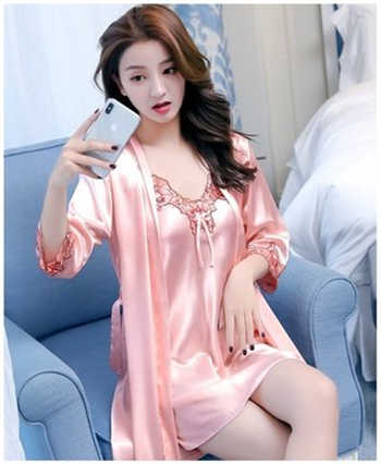 父亲欠债女儿以身抵债小说