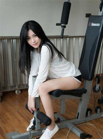 打扑克男女