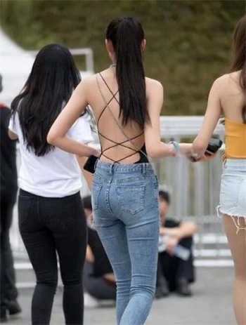 老村医睡村花