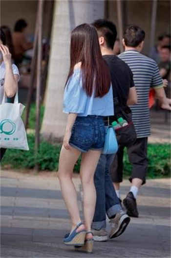 国模李莉私拍超大尺度