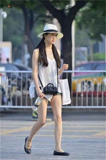 杨朵儿冯思雨天美传媒图片