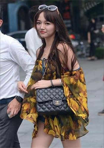 末世女王军少的狂拽毒医